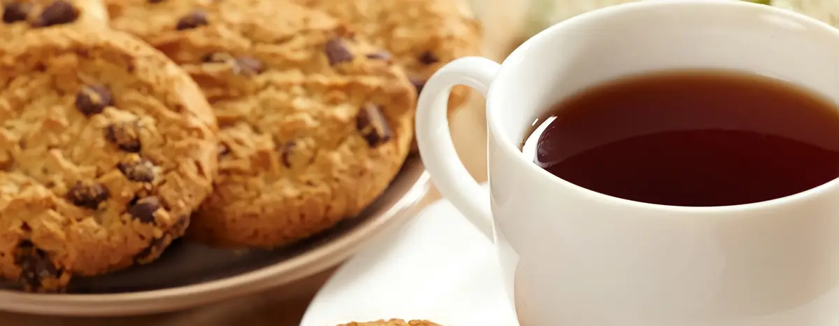 دو دوست قدیمی، چای و بیسکوئیت